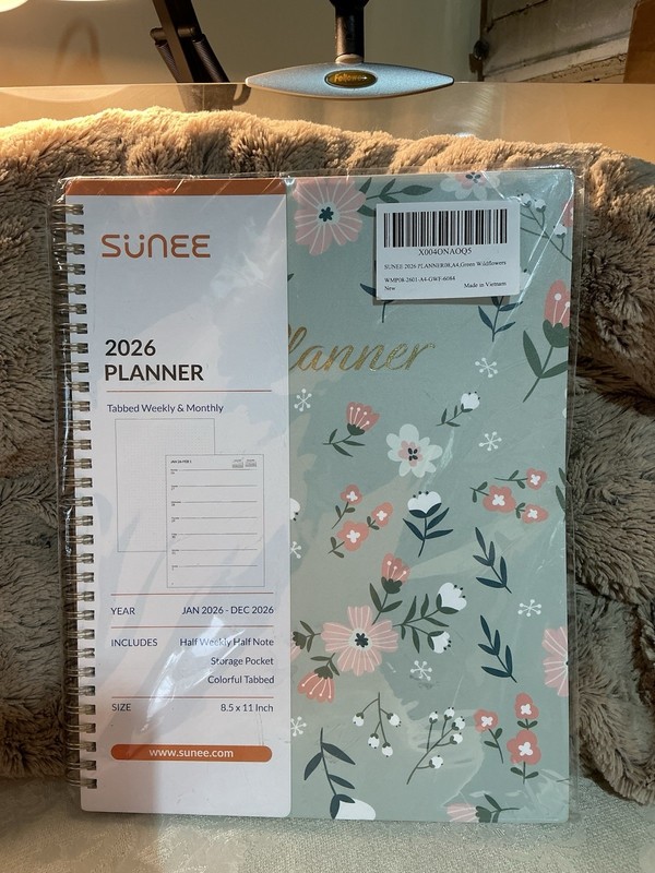 2026 Planner, Weekly and Monthly Planner, 8.5" x 11", January 2026 Floral Green. gallery