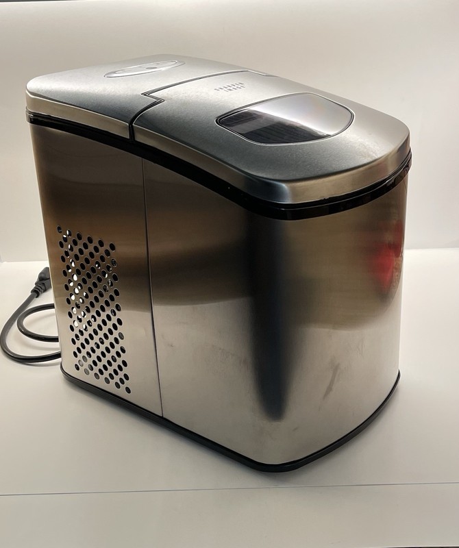 Sharper Image Portable Ice Maker #ZB-18C - 1.7 Liter AC Plug-in Model. New Open gallery