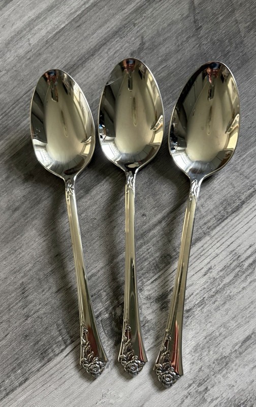 Oneida Damask Rose Stainless Flatware 15 Pc Lot Service For 3 gallery