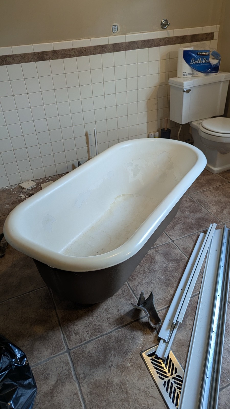 Vintage 5’ Kohler Freestanding Clawfoot cast iron bathtub gallery