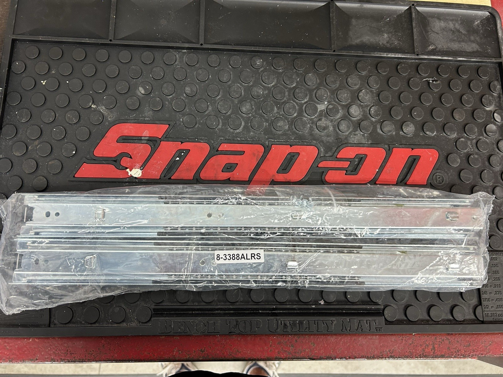 Snap- On Slide L/R tool box ball bearing 8-3388ALRS New Sealed 19.00” 1 pair gallery