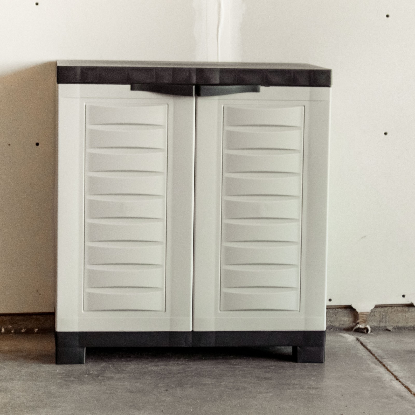 Heavy-Duty Plastic Storage Cabinet with Adjustable Shelf - Gray by Sunnydaze gallery
