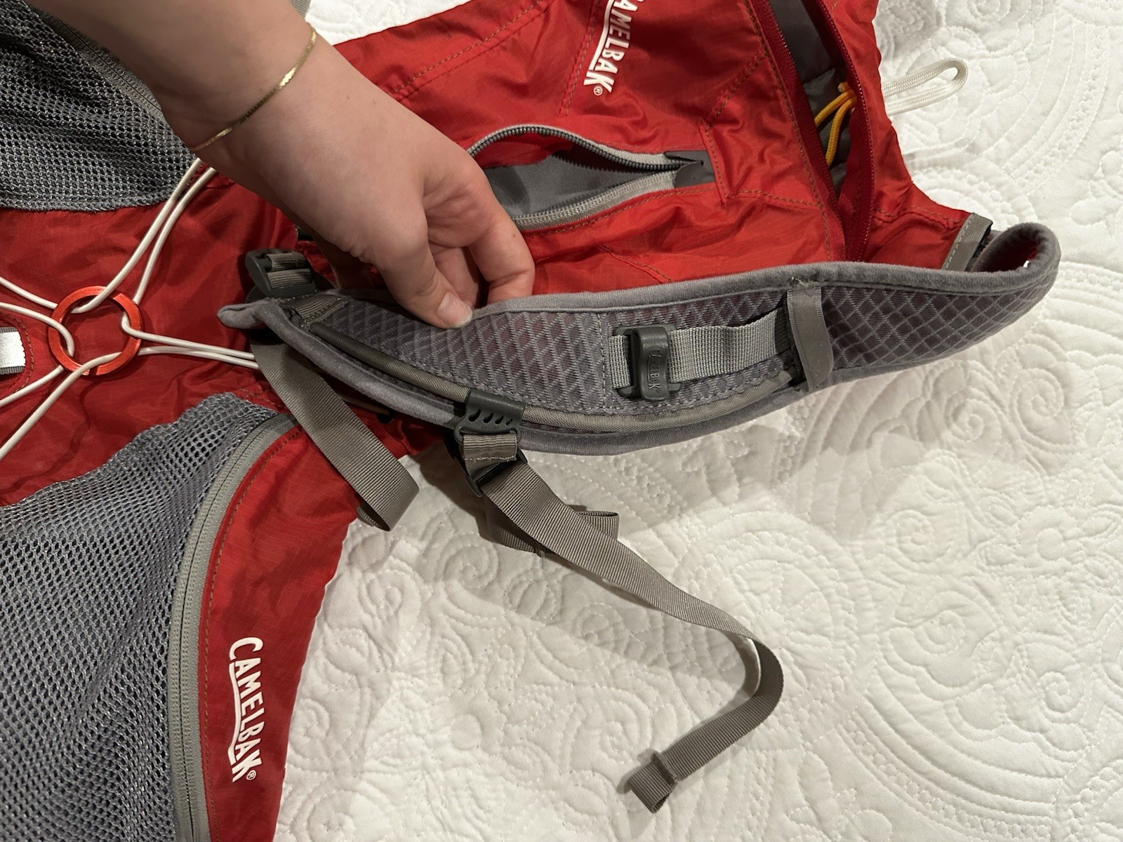Camelbak Backpack Tons Of Pockets Clip In Red Adjustable 5