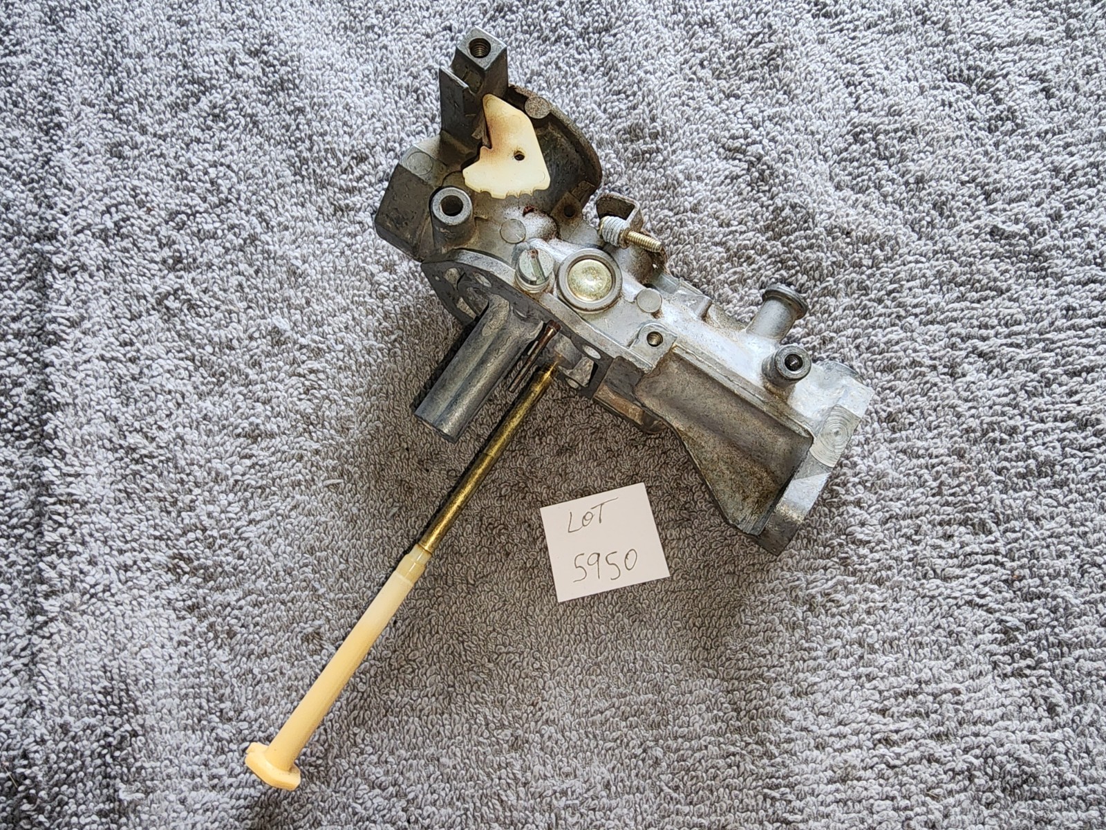 Vintage Briggs & Stratton 5 HP Engine Parts Accessories Tank Mount Carburetor gallery