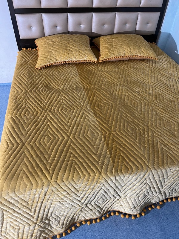 Warm Handmade Comforter Gold Color Lightweight Velvet Solid Print Quilt Set gallery