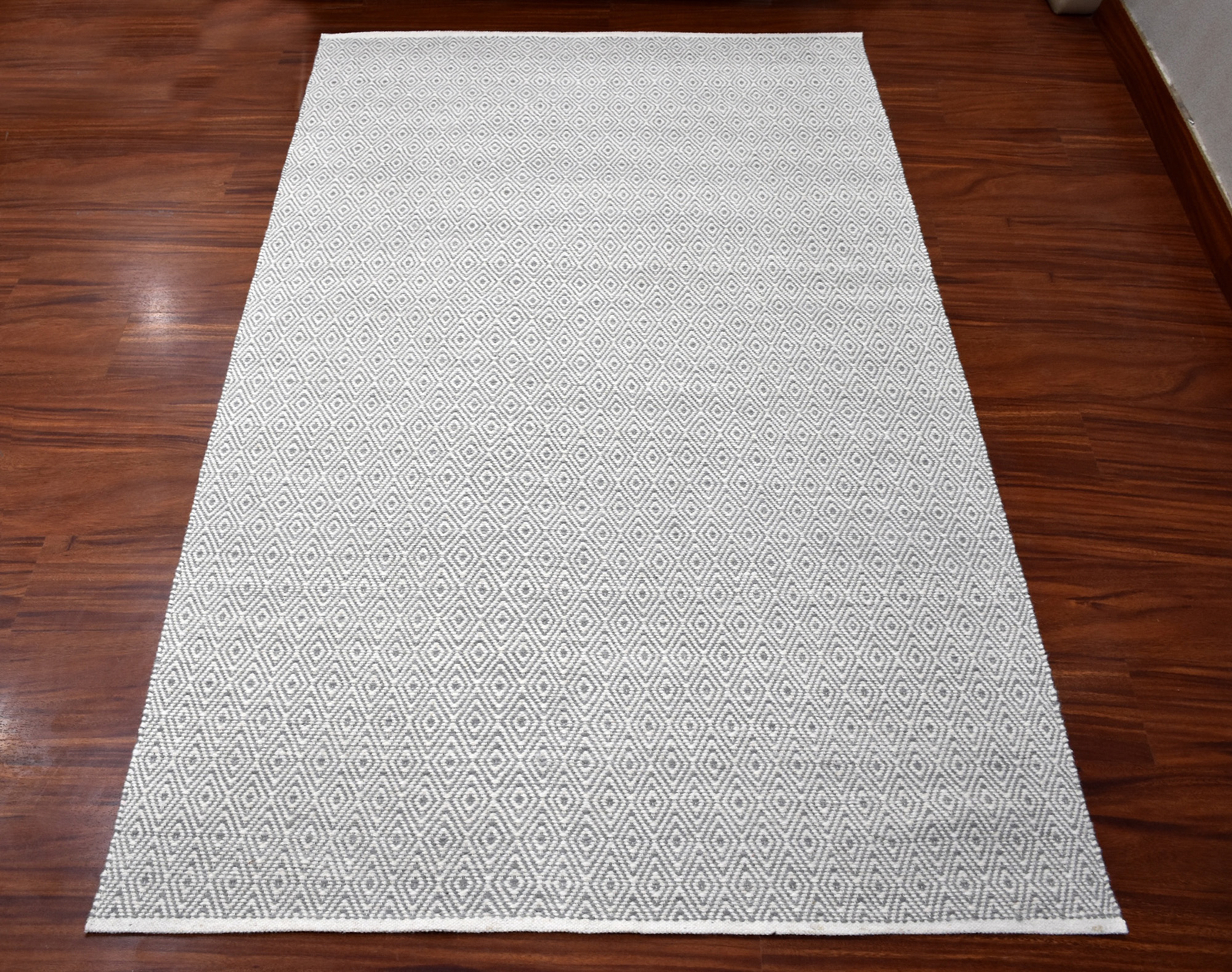 Hand Woven 100% Wool Reversible Diamond Pattern Flatweave Area rug Ivory Gray gallery
