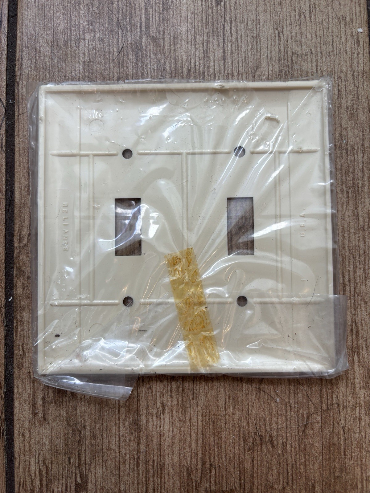 NOS - New Old Stock -Ribbed Ivory Double Light Switch Wall Cover USA Made gallery