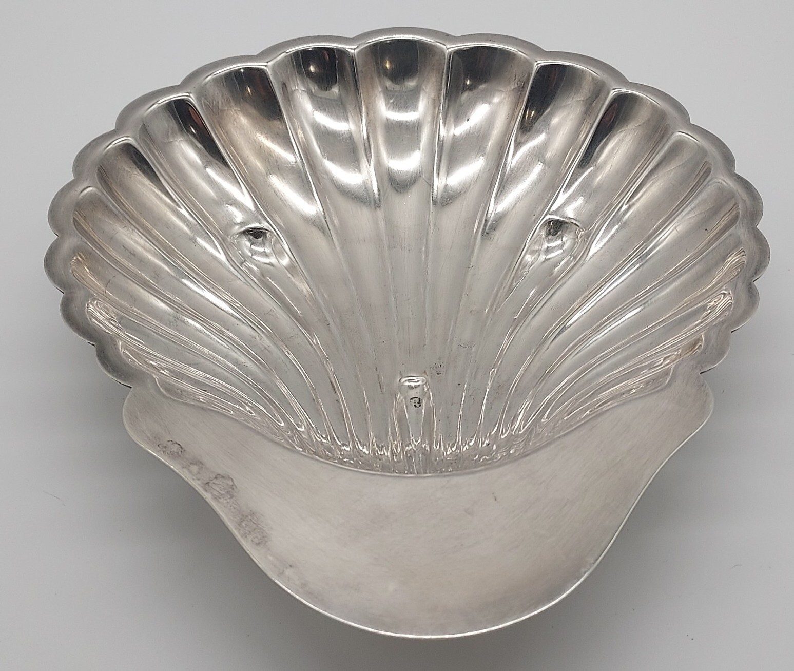 CHRISTOFLE Fleuron Silver Plated, Shell Serving Dish, 21,5 cm / 8.46 Inch. gallery