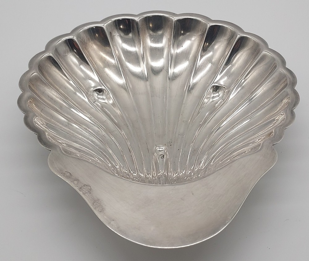 CHRISTOFLE Fleuron Silver Plated, Shell Serving Dish, 21,5 cm / 8.46 Inch.