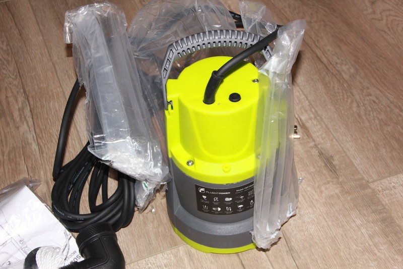FLUENTPOWER 3/4HP Utility Submersible Sum Pump 3500GPH with Manual Control gallery