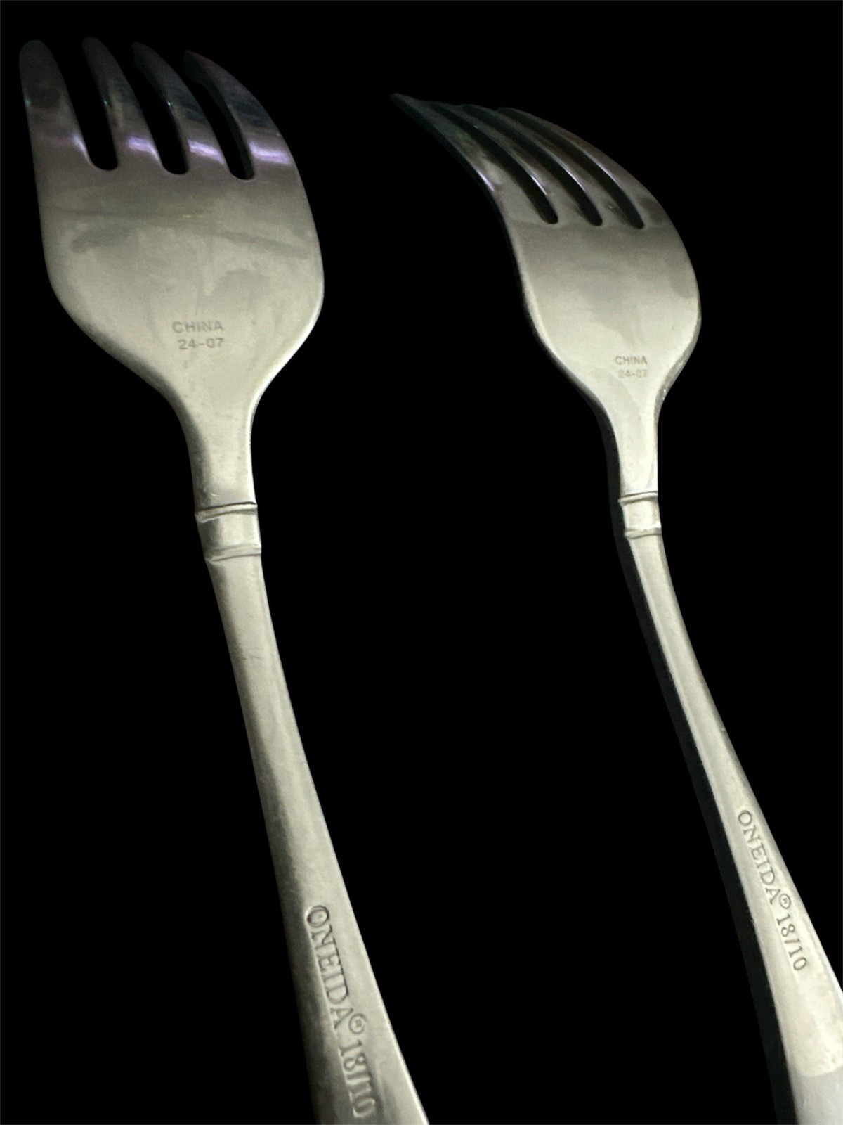2 pc Oneida Satin Garnet Salad Forks Stainless Steel 18/10 Flatware 7" gallery