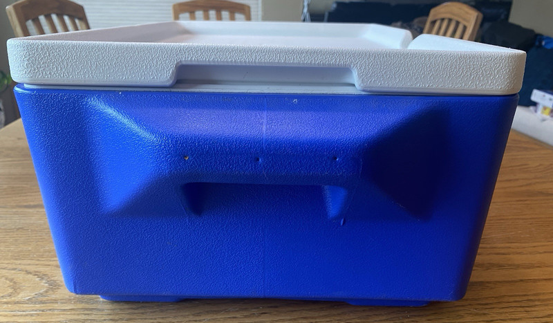 Coleman Party Stacker Model 6225 Cooler Fits 24 Cans Blue & White Made In USA gallery