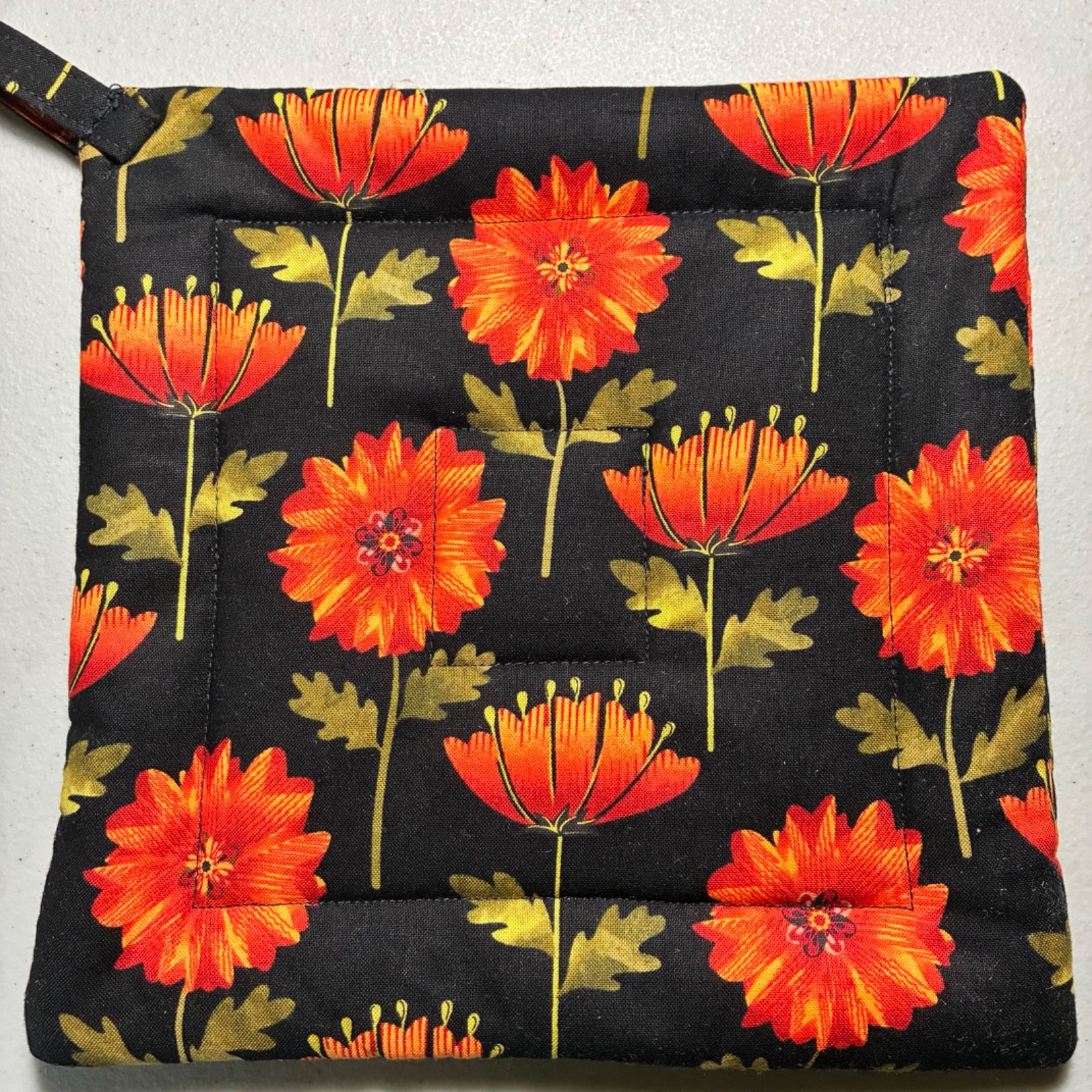 Deluxe Hot Pad/ Potholder: POPPIES ON BLACK:Black/Orange/Green: Quilted gallery