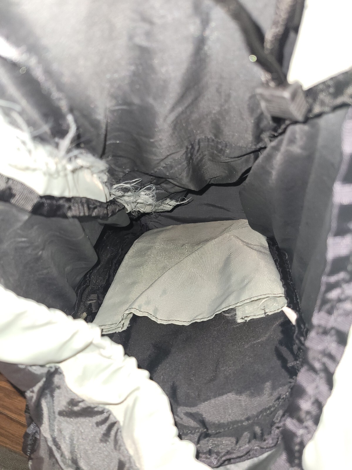 Da Kine Perimeter Outdoor Backpack Some Flaws! 5
