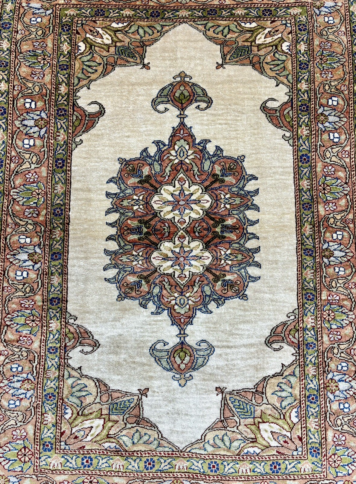 Exceptional Silk/ Silk Blend Rug Hand Knotted /j gallery