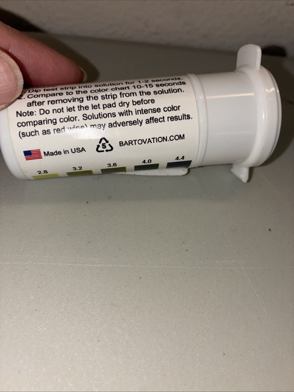 Bartovation pH 2.8-4.4 Test Strips gallery
