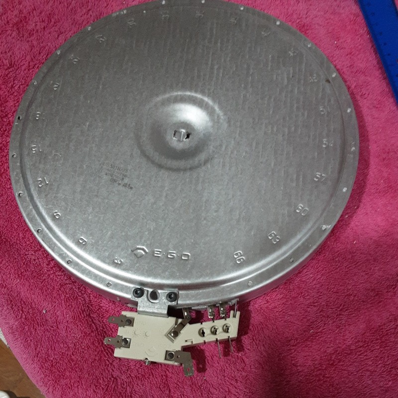 Whirlpool Range Radiant Element W10275048. 3000 Watt. 10.53211.093. 9000793310 gallery