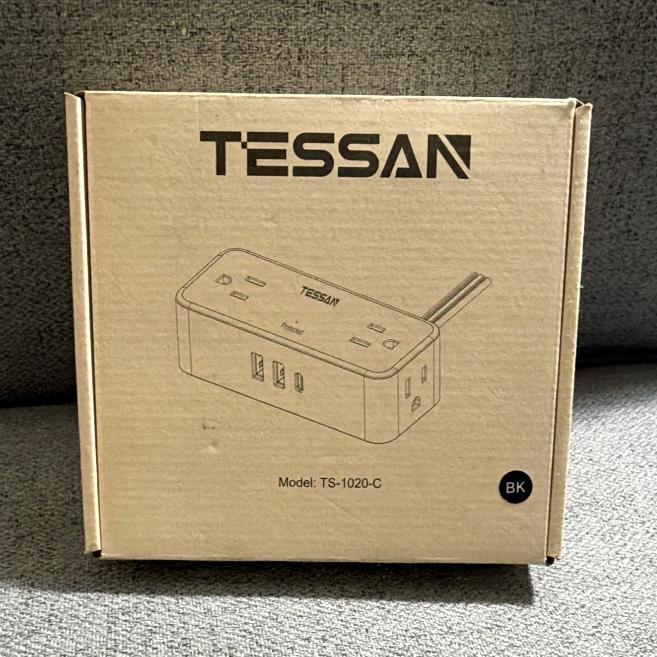 TESSAN TS-1020-C 8-Outlet Power Strip Protected, USB-A/USB-C, 1250W Black gallery