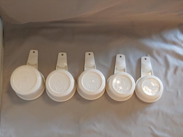 Tupperware 5 Piece Set Almond Nesting Stacking Measuring Cups 1/4 Cup to 1 Cup gallery