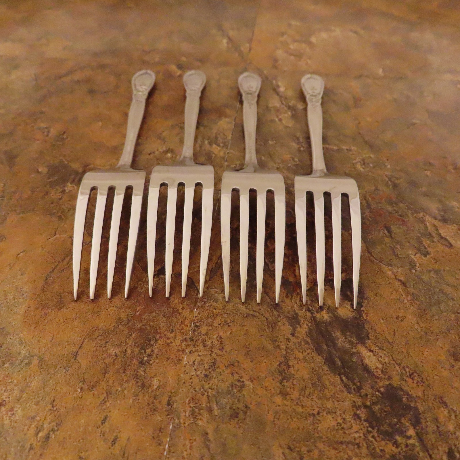 Oneida Spring Rose Set of 4 Dinner Forks Community Stainless Flatware Lot B gallery