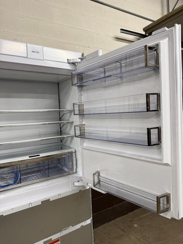 Sub-Zero DET3650CI/R - 36" Designer Refrigerator Bottom Freezer Built-In Panel gallery