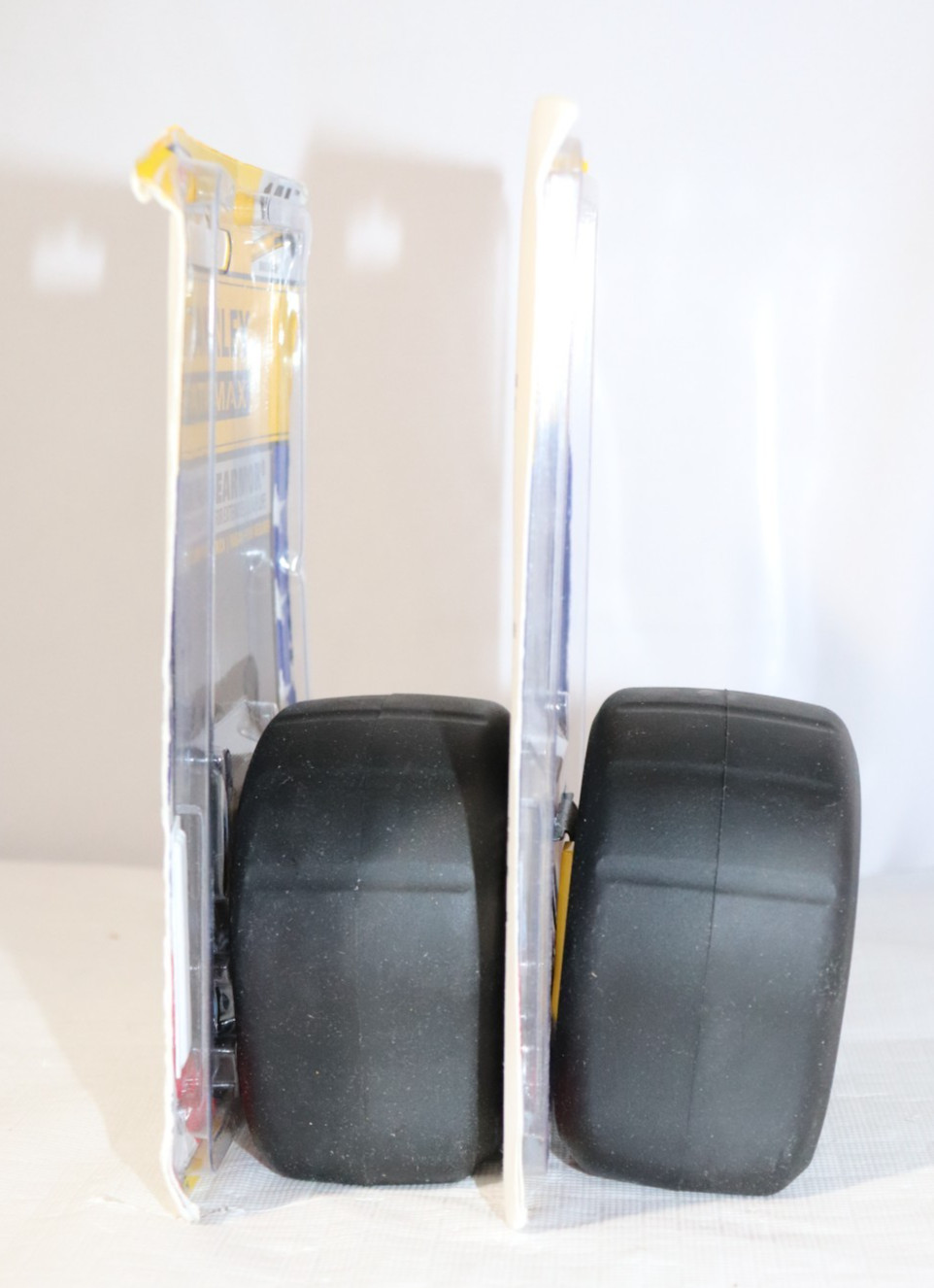Two (2) Stanley FATMAX 25ft Tapea Measure 33-725 10X Blade Life 14ft Reach USA gallery