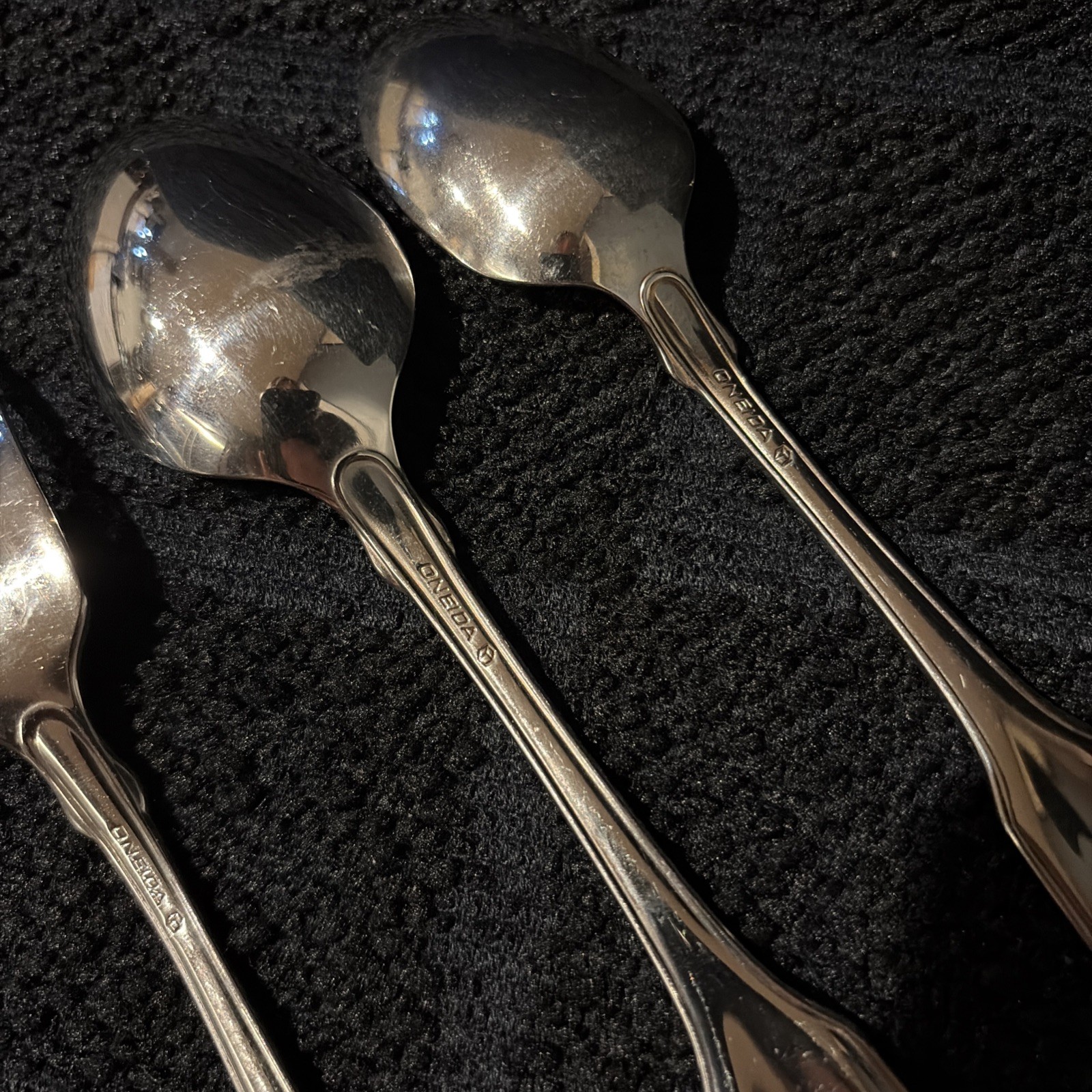 Oneida CLASSIC SHELL Stainless Flatware Silverware 5pc PLACE SETTING Cube gallery