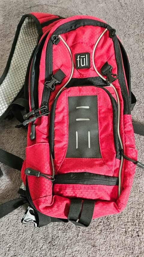 FUL Backpack CamelPak   Pack Travel Red Expandable 2.0 No Bladder 2