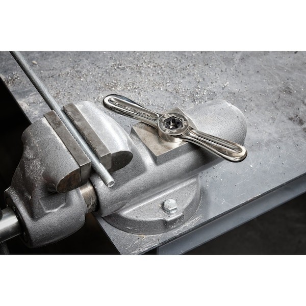 Milwaukee Tool 49-57-5390 Hex Threading Die, 1/8"-28, Solid gallery