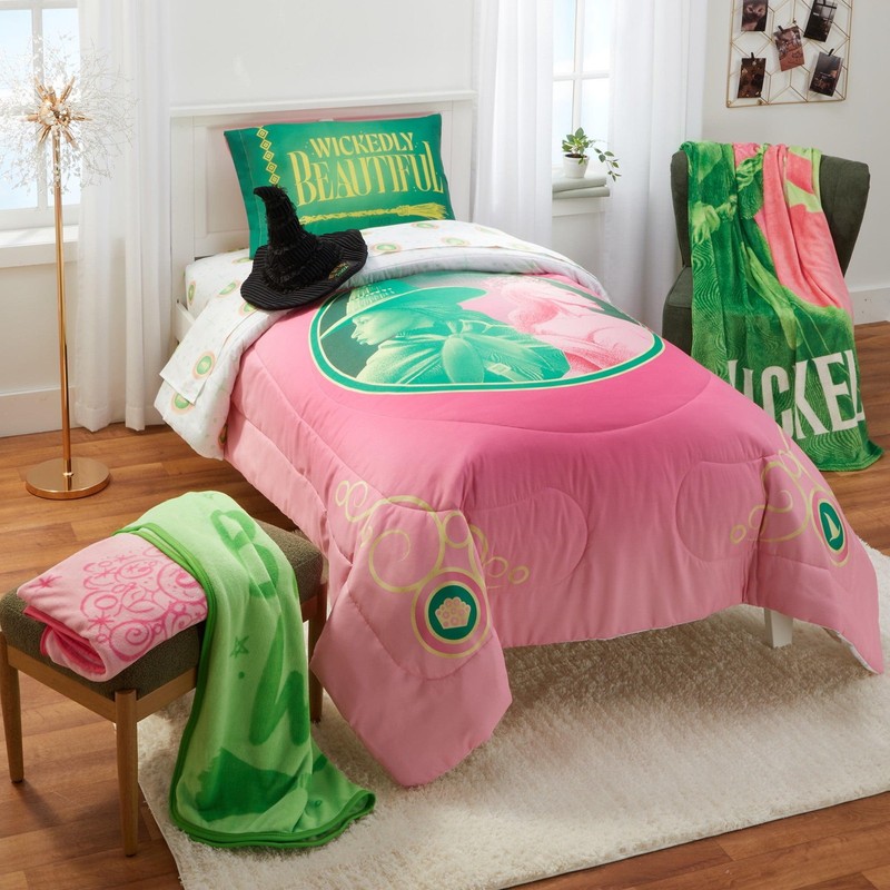 Wicked Kids 2 Piece Reversible Comforter and Pillowcase set, Twin/full gallery