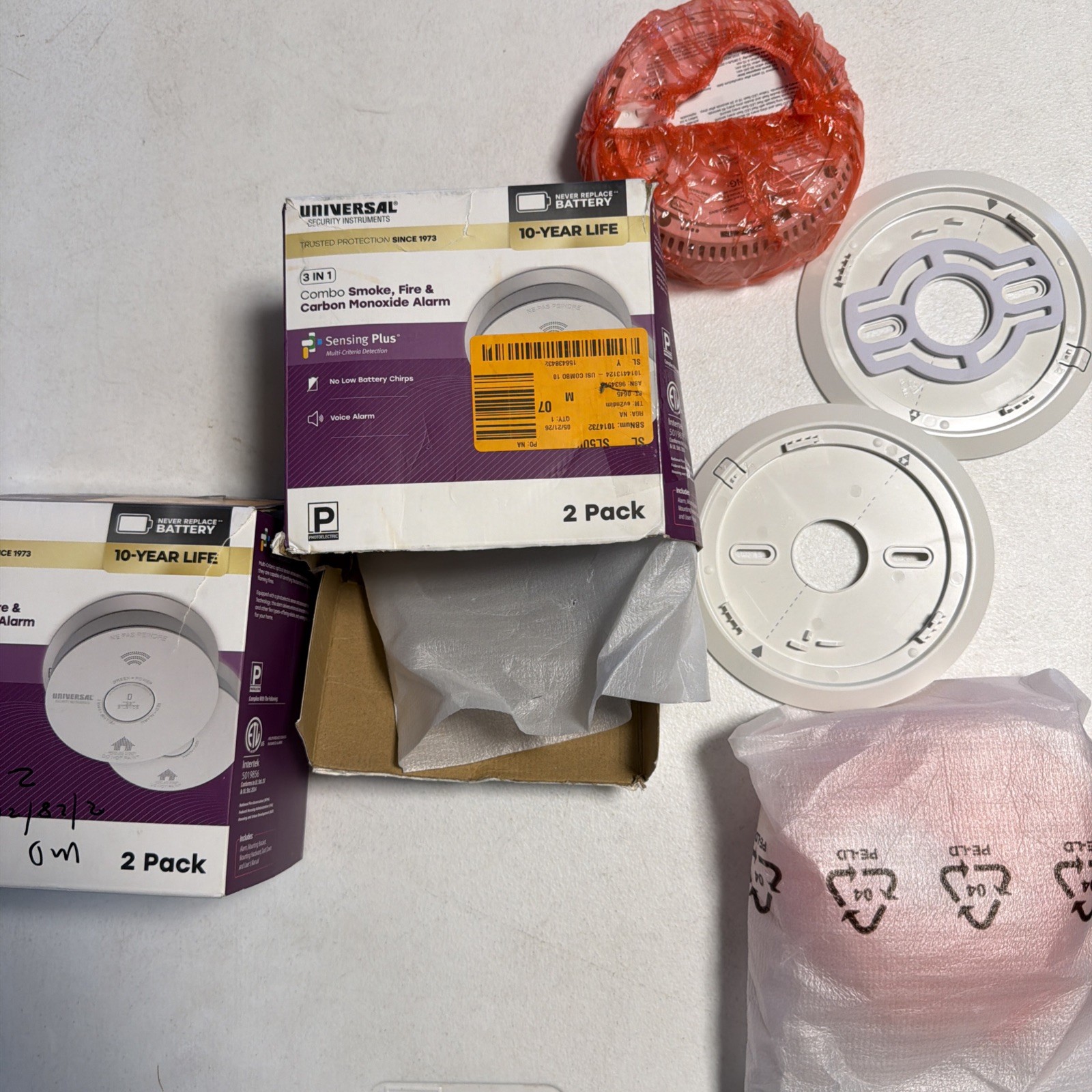 4 Pack USI 10-Year Battery Combination Smoke Carbon Monoxide Detector, Open Box gallery