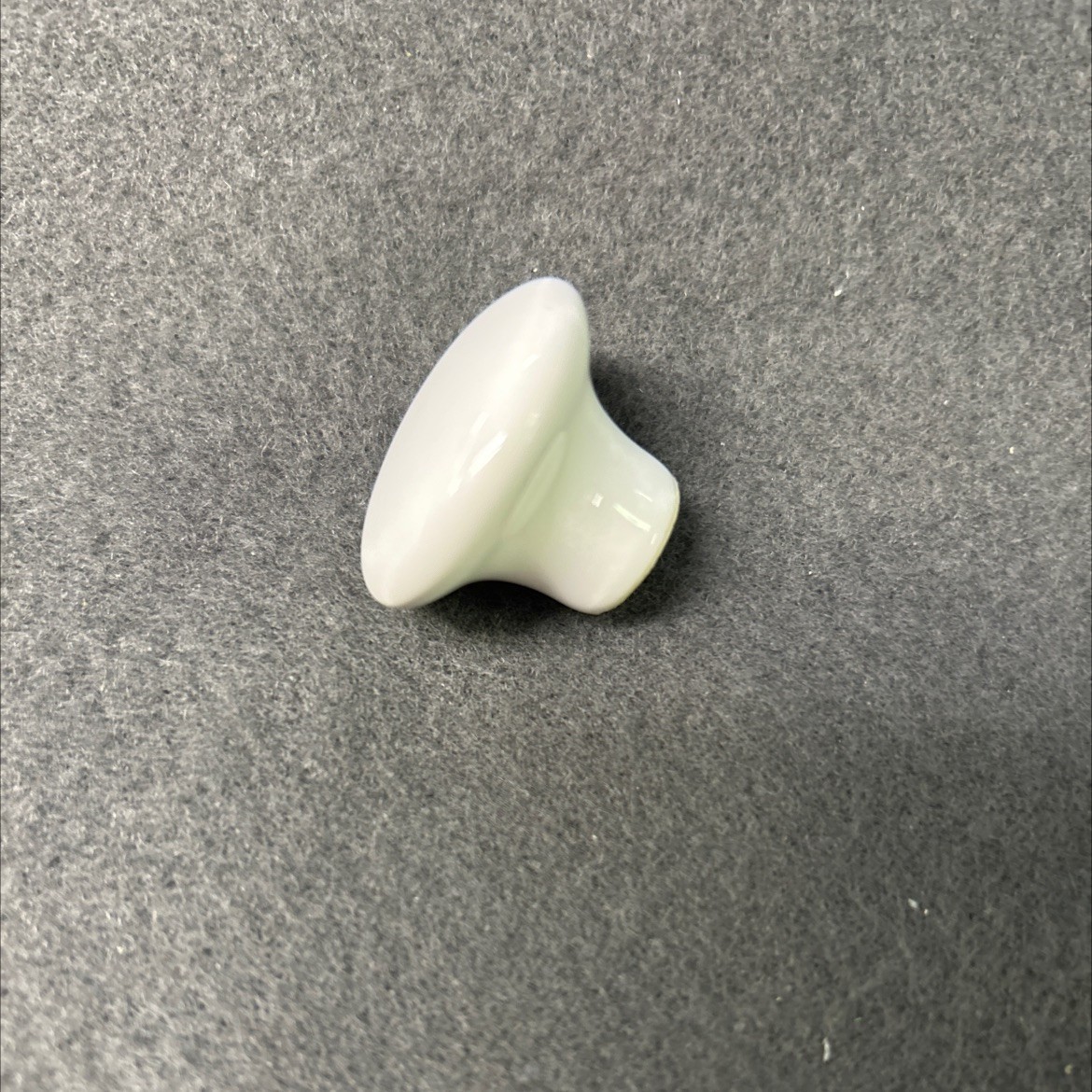 1-1/4" Round Ceramic Knob White gallery