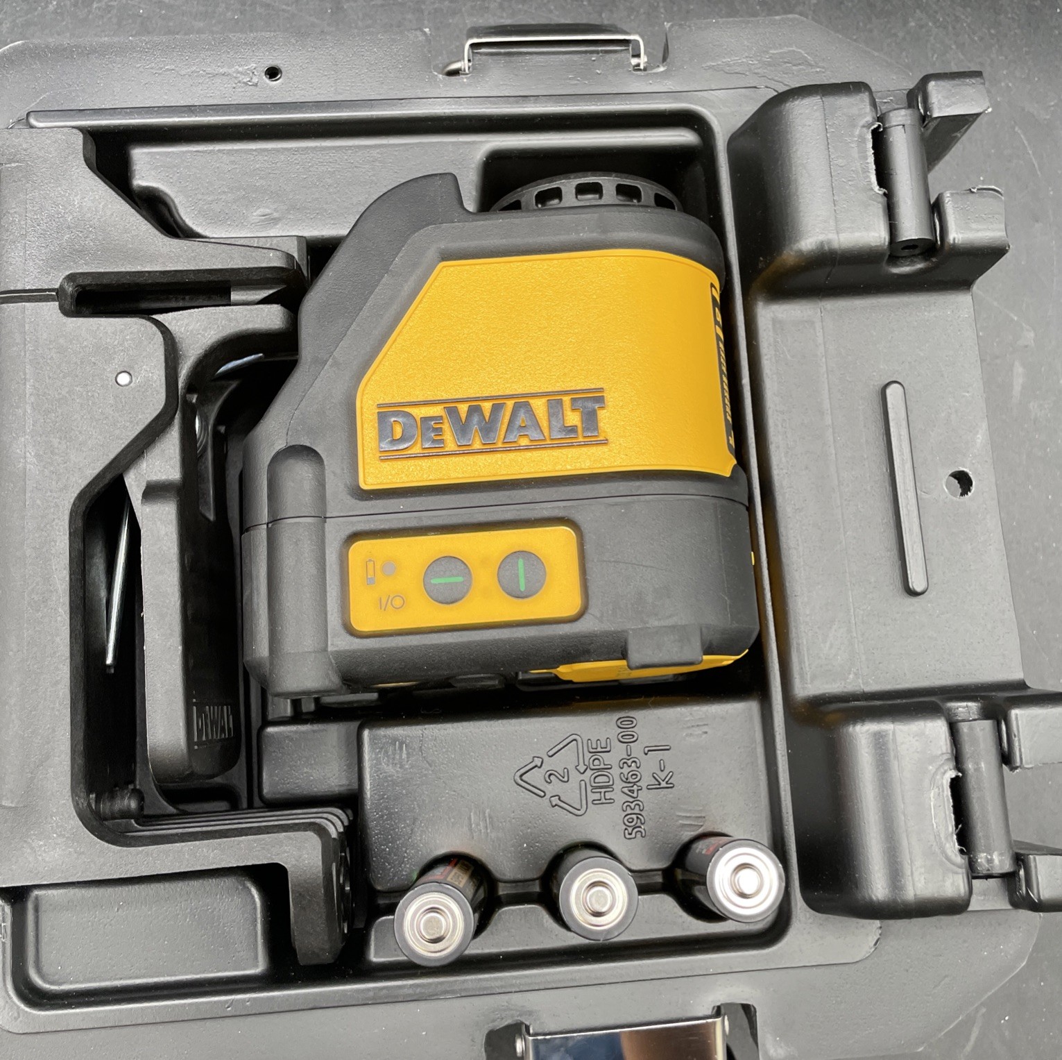 DEWALT DW088CG Green Self-Leveling Cross-Line Laser Level W/ 3 Batteries & Case gallery