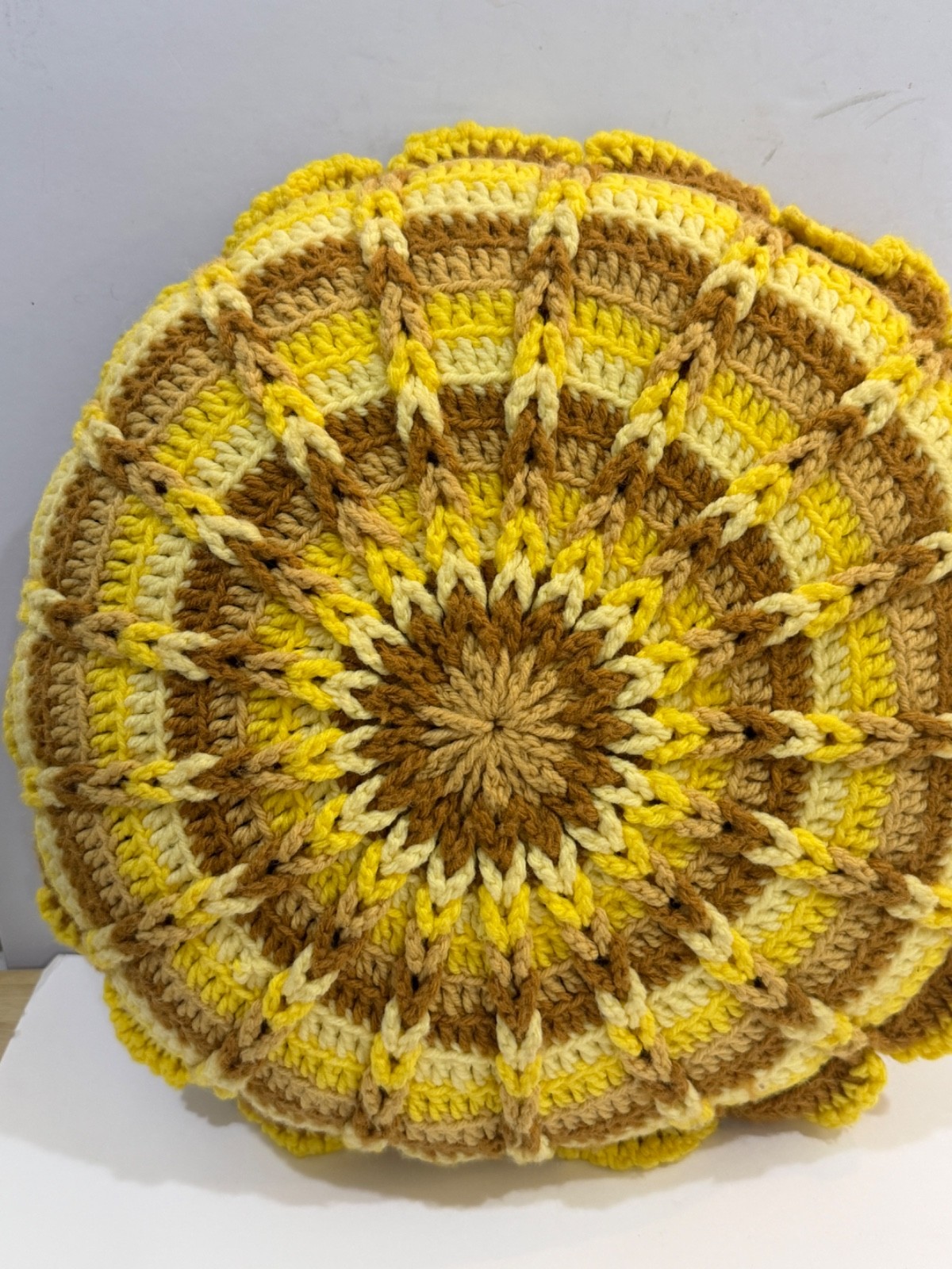 Throw Pillow Vtg 70s Knit Round Fall Autumnal MCM Boho Yellow Tones 17" gallery