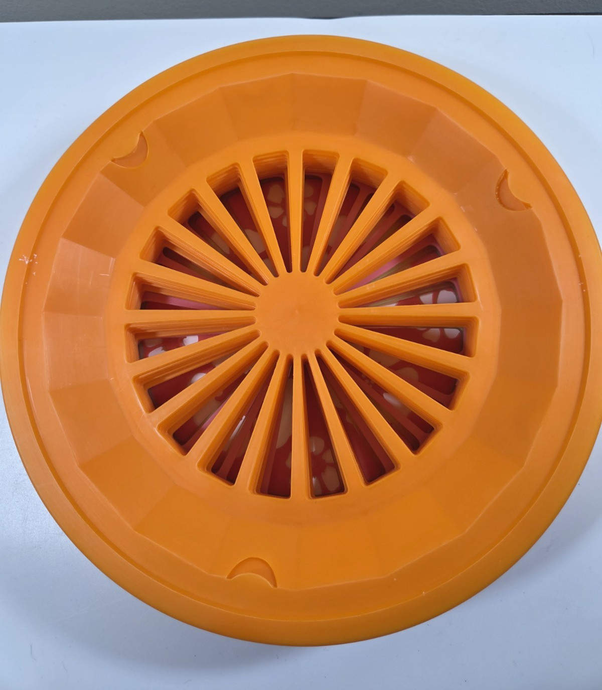 12 Reusable Plastic Paper Plate Holders Assorted Colors/Design Picnic Camping gallery
