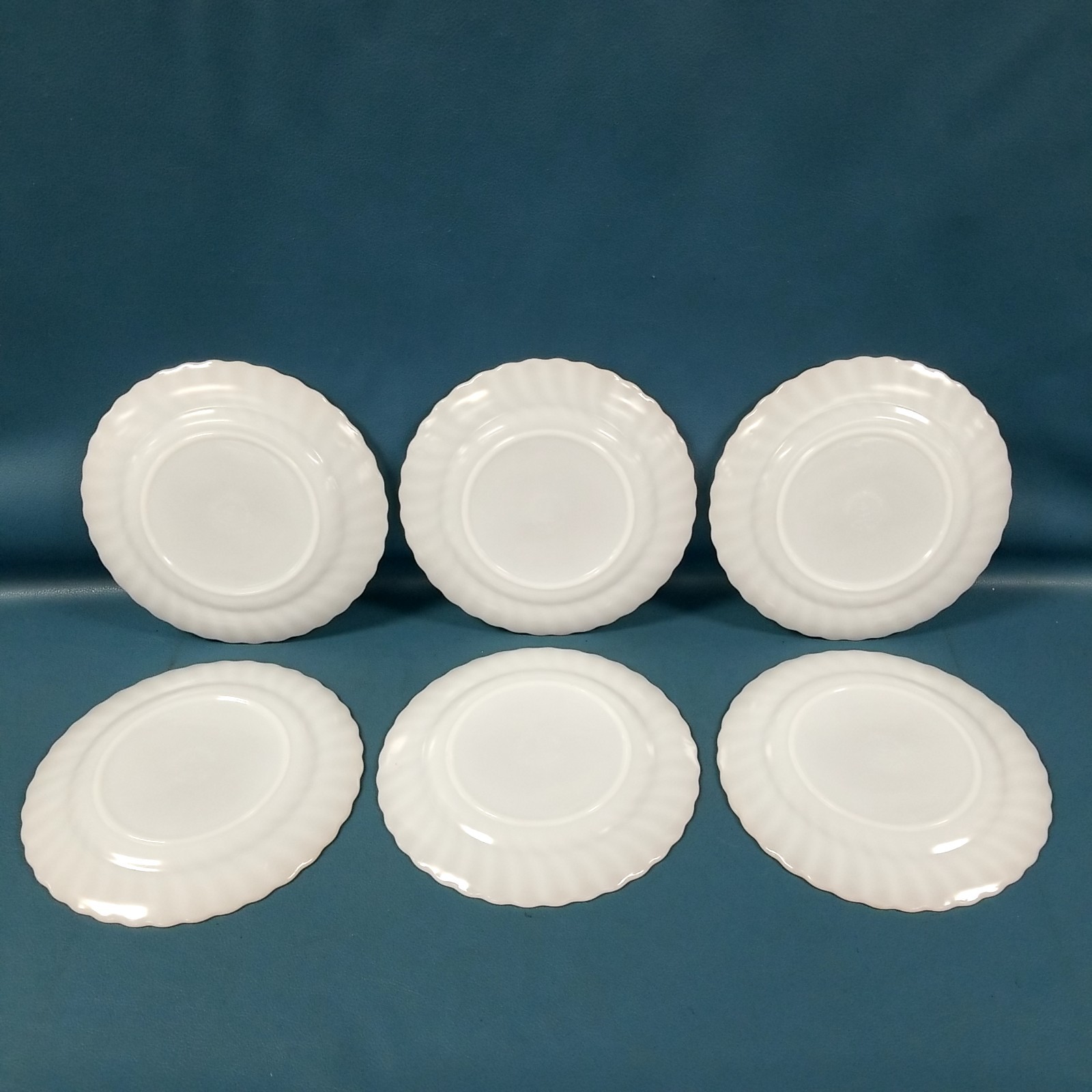 6 VTG Anchor Hocking Swirl Golden Shell 10" Scalloped Dinner Plates White Milk G gallery