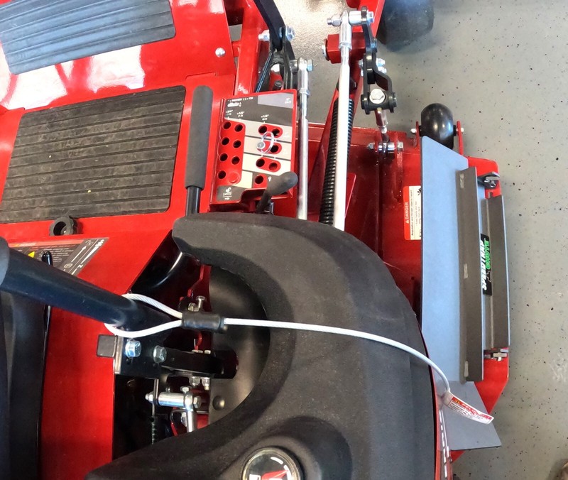 Speedtrap® Chute Blocker Ferris® ISX™3200 61" Mowers 2min install! gallery