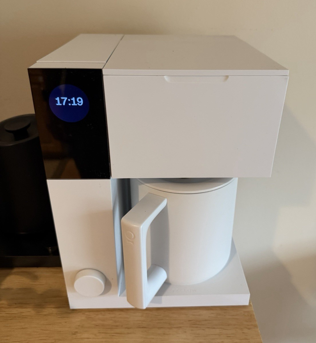 Fellow Aiden Precision Filter Coffee Machine, Digital, Water Tank, White, Carafe gallery
