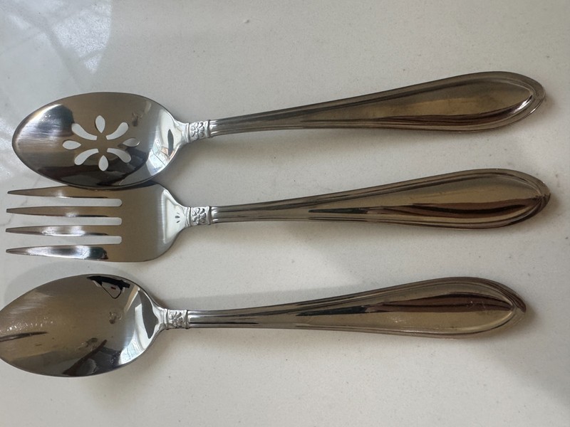58 Oneida Memphis Stainless Flatware Set Daisy Floral Neck Pattern Made In China gallery