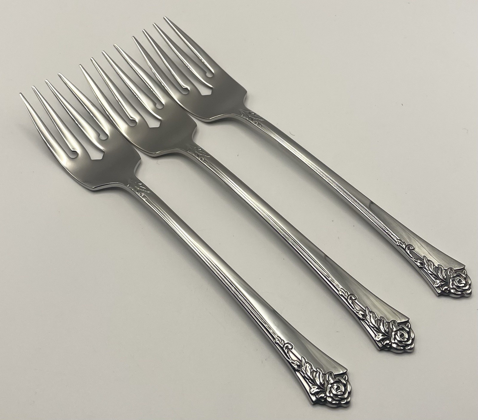 (3) Oneida Heirloom Cube DAMASK ROSE Stainless Salad Fork Lot ~ 6 7/8” gallery