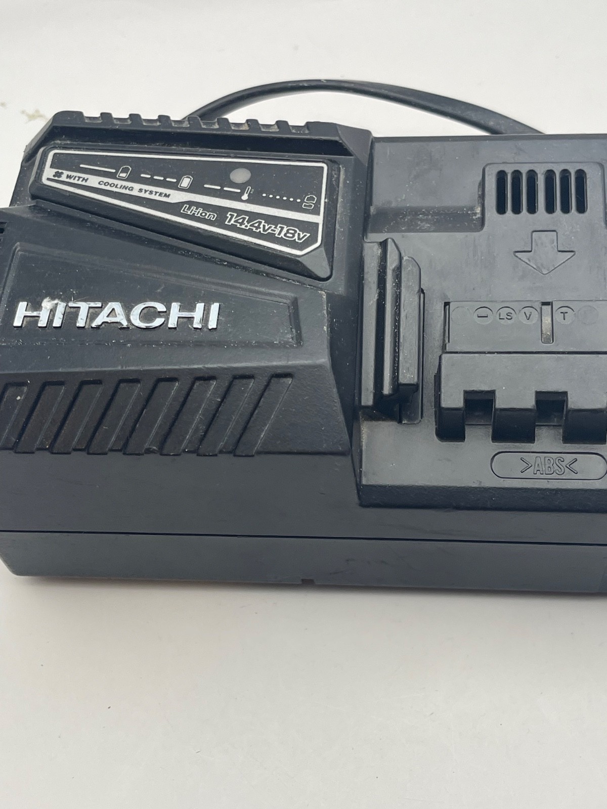 Hitachi UC18YFSL 14.4V 18V Li-Ion Battery Charger Tested Working OEM gallery