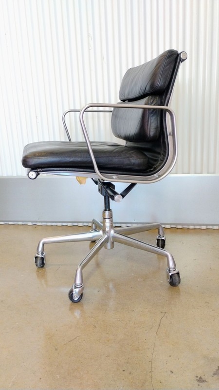 Authentic Herman Miller Eames Soft Pad Management Office Chair Black Leather gallery