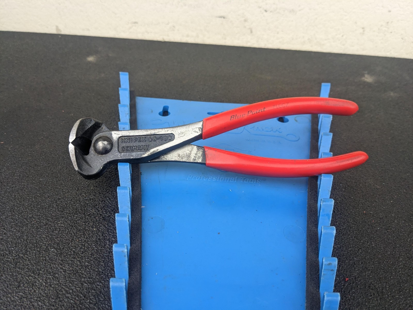 #bl642 Blue Point PLEC7 Knipex 68-180 End Cutting Nippers gallery
