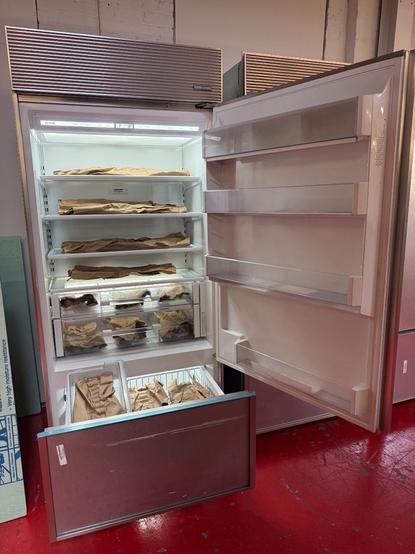 36” Subzero Refrigerator Freezer Panel Ready BI36UORH (Used 2018) gallery