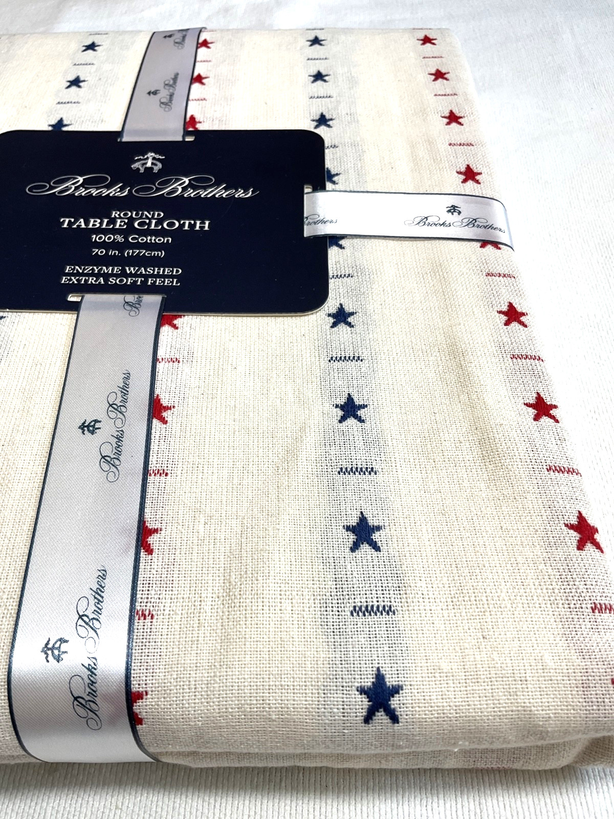 BROOKS BROTHERS TABLECLOTH WHITE RED BLUE STARS 70 IN ROUND NIP gallery