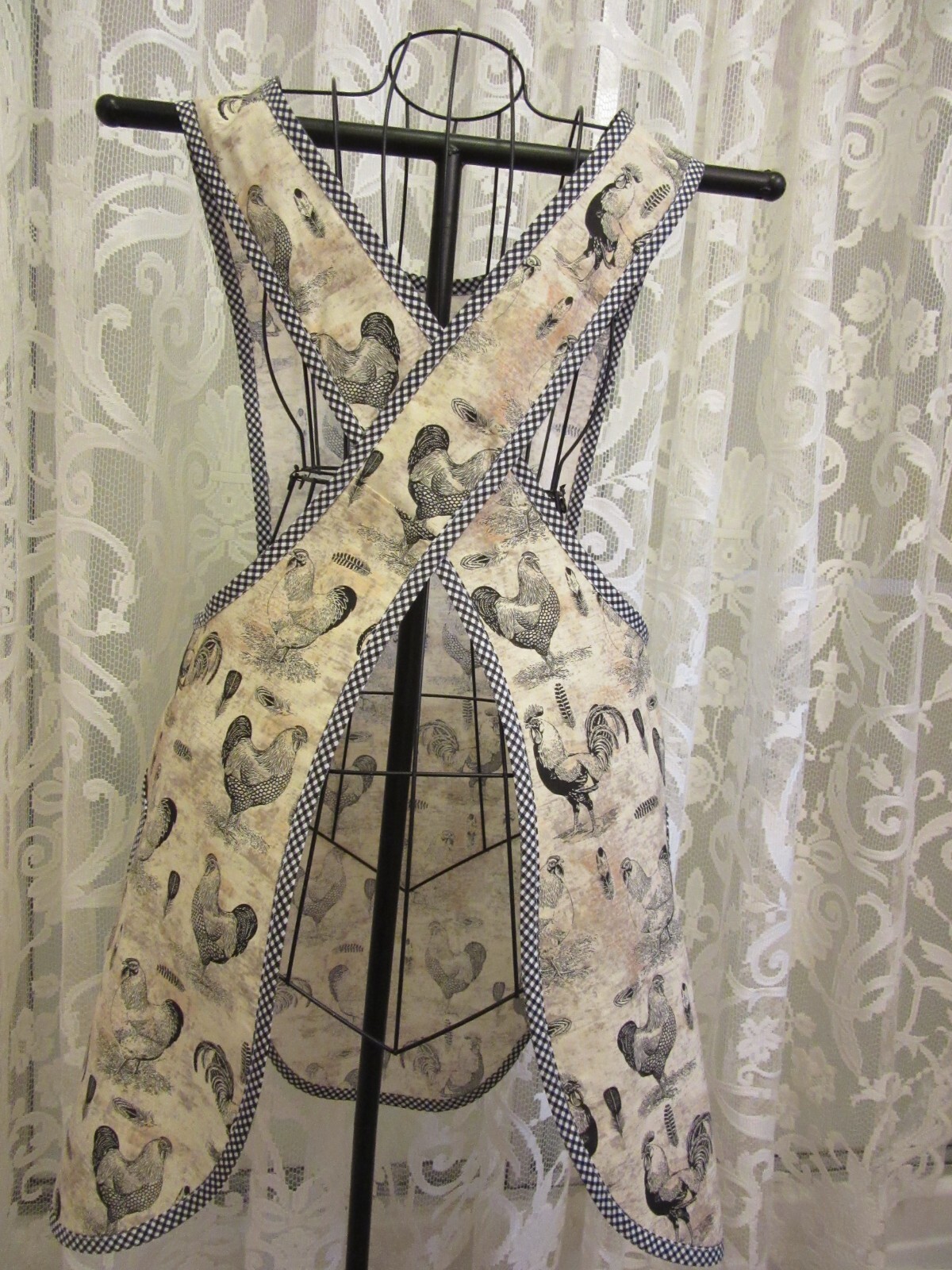 HANDMADE CRISS CROSS BACK APRON SIZE MEDIUM gallery