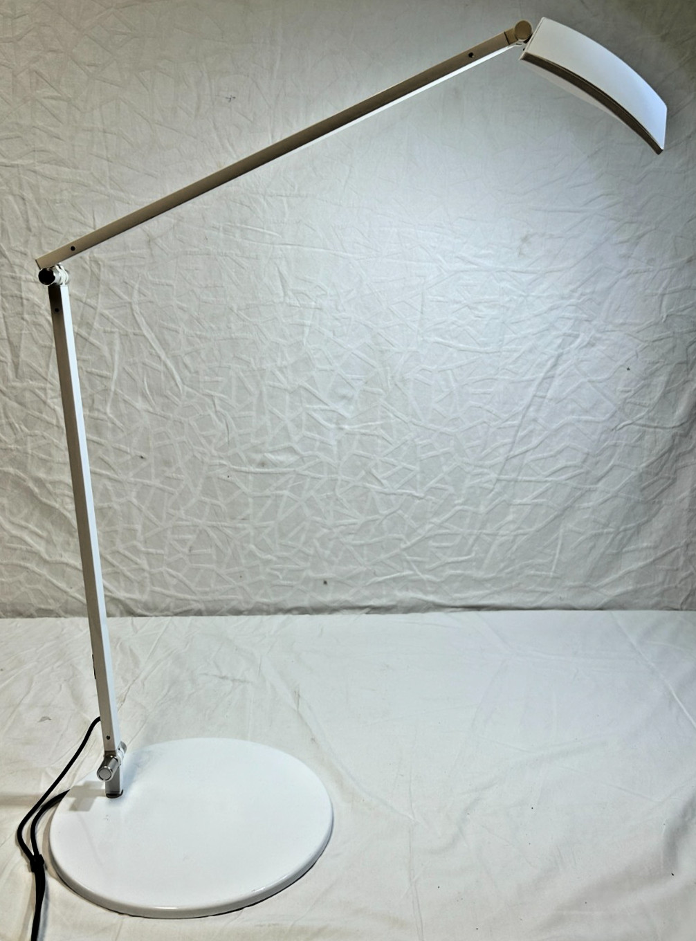 Koncept LED Desk Lamp USB Charging Base AR2001-WHT-USB gallery