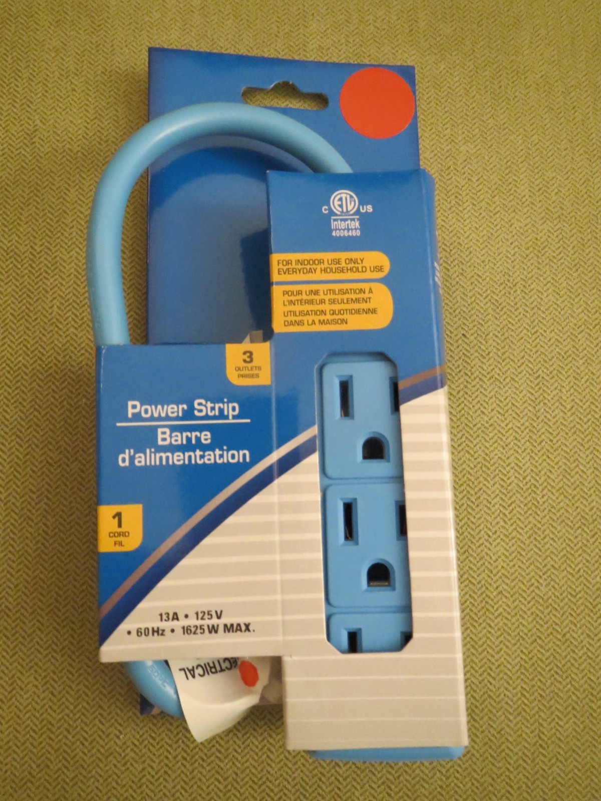 Intertek Light Blue, 3 Outlet Power Strip, 1 foot Cord, Indoor Use, NEW gallery
