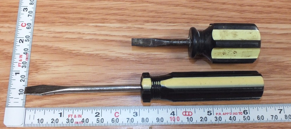 2 Unbranded/Generic Flat Head Screwdrivers With Yellow & Black Handles **READ**