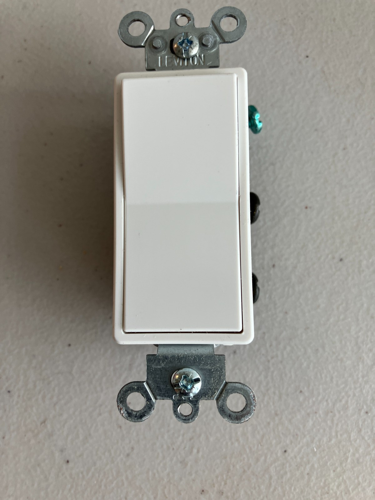 LEVITON 4WAY DECORA SWITCH 5604-2W gallery